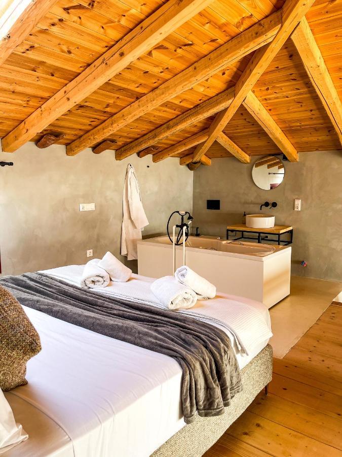 Modern Stone Villas With Swimming Pool Aliveri Ngoại thất bức ảnh