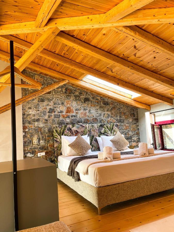 Modern Stone Villas With Swimming Pool Aliveri Ngoại thất bức ảnh