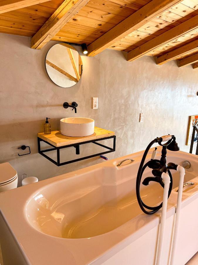 Modern Stone Villas With Swimming Pool Aliveri Ngoại thất bức ảnh